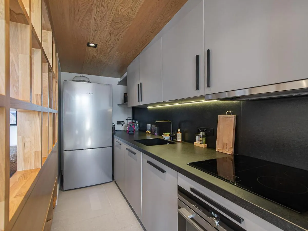 Triplex De Charme Avec Cheminee, Balcon Et Parking A Courchevel Chenus, Proche Des Pistes - Fr-1-564-90 Apartment 0*,