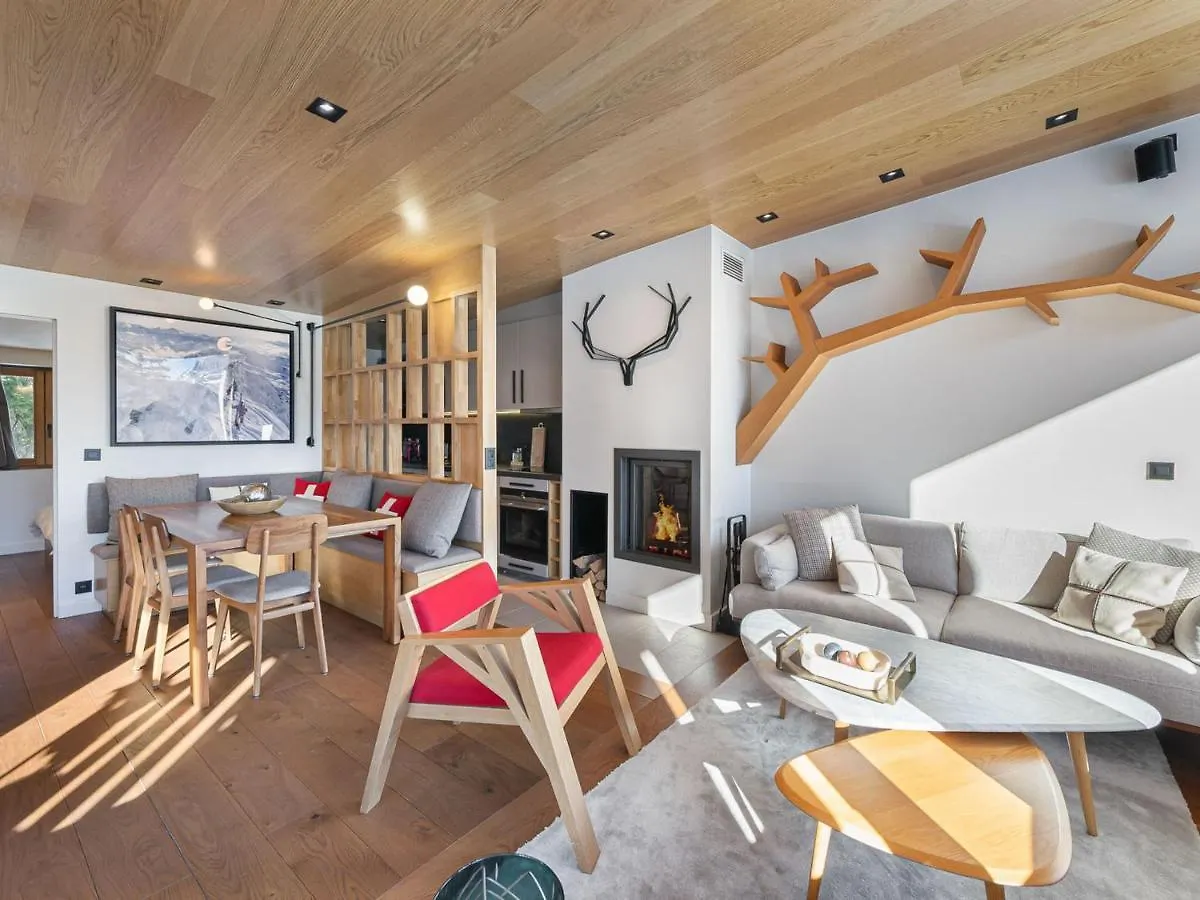 Triplex De Charme Avec Cheminee, Balcon Et Parking A Courchevel Chenus, Proche Des Pistes - Fr-1-564-90 Apartment