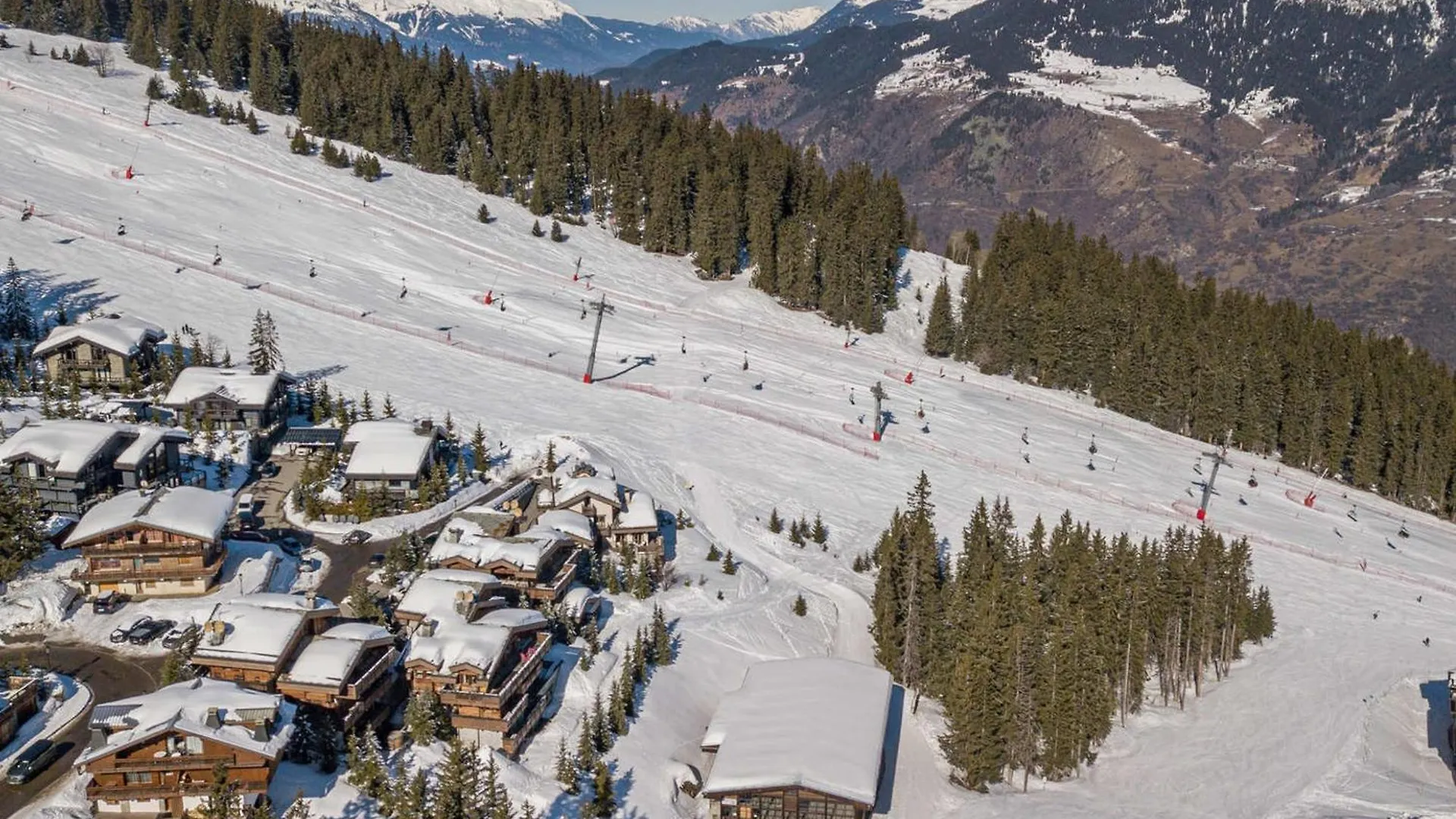 Triplex De Charme Avec Cheminee, Balcon Et Parking A Courchevel Chenus, Proche Des Pistes - Fr-1-564-90 Apartment France