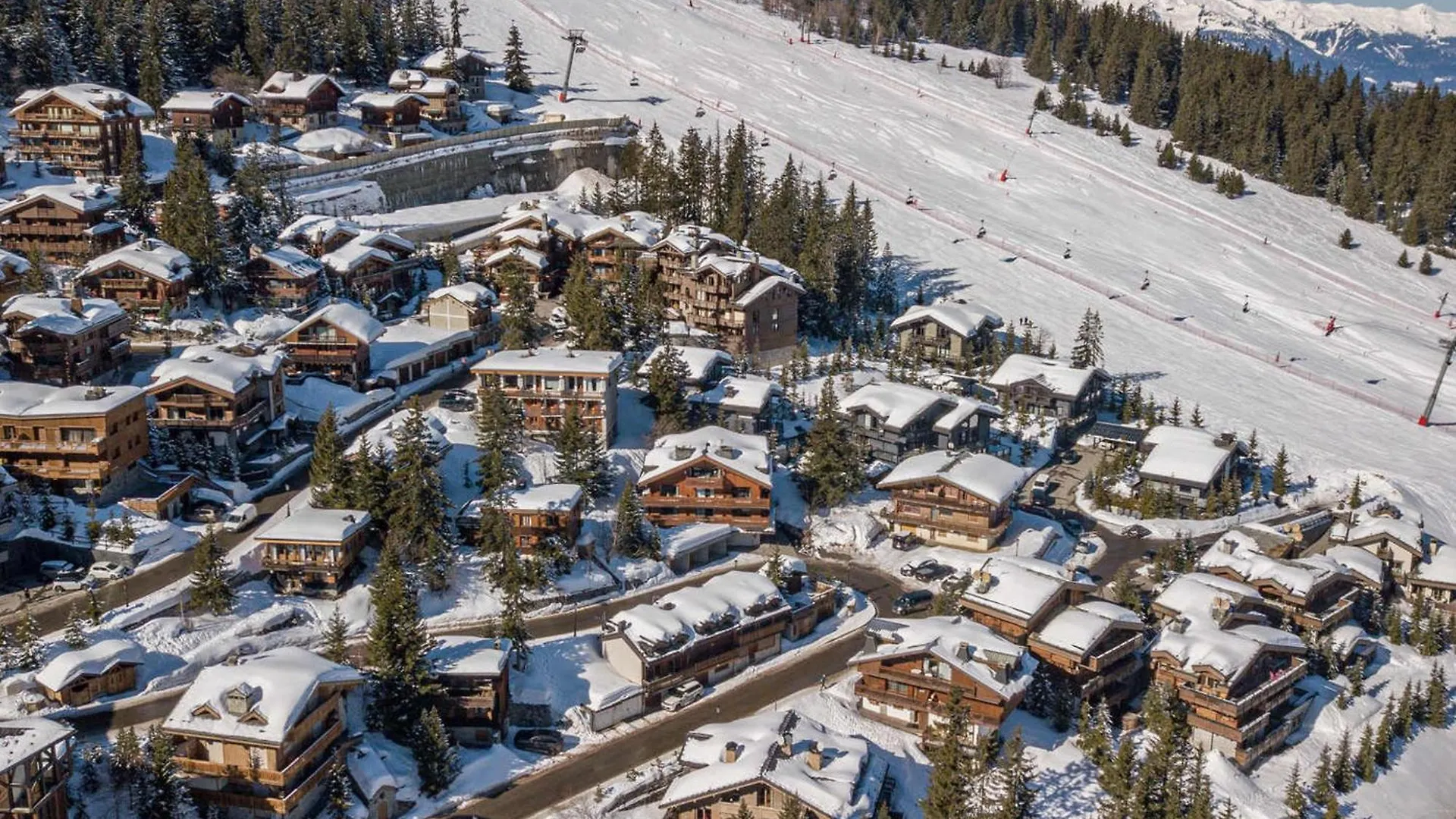 Triplex De Charme Avec Cheminee, Balcon Et Parking A Courchevel Chenus, Proche Des Pistes - Fr-1-564-90 Apartment